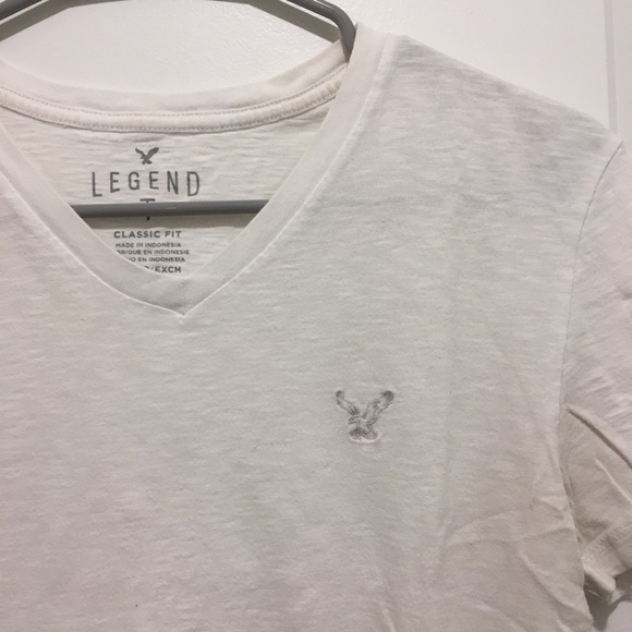 American Eagle White Short Sleeve V-Neck - Picture 2 of 3